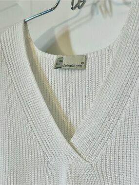 Vintage White V‑Neck Sweater Vest
